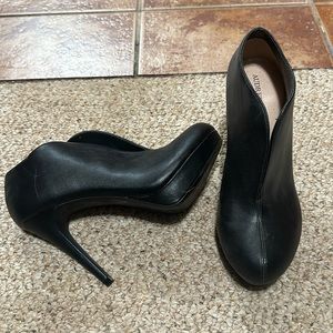 Black ankle boot heels